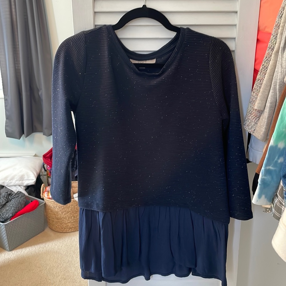 Dark blue and white speckled top